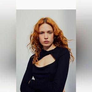 H&M NWT Knot detail top